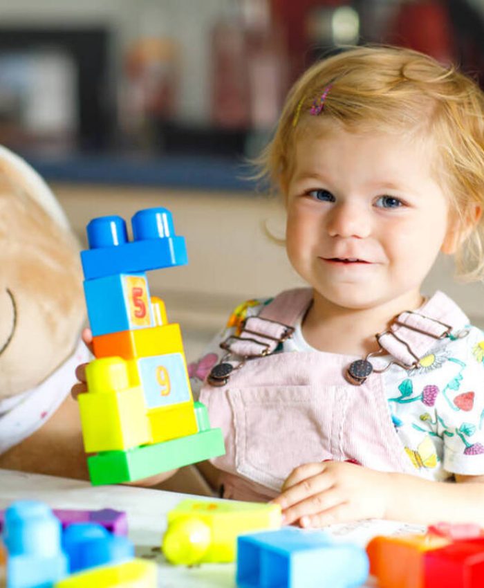Pourquoi les jouets éducatifs sont-ils importants pour le développement de l’enfant ? : 6 avantages